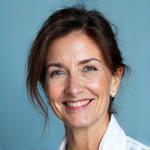 Dr. Elena Martínez